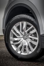 Volkswagen Touareg SE 2019 года (UK)